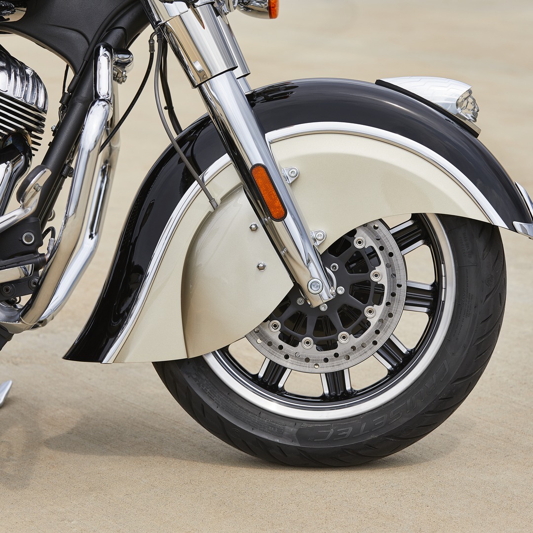 IndianMotorIND's tweet photo. Time to glide through the highways, checkout the Legendary Indian Springfield

#Springfield #indianotorcycleindia #IndianSpringfield #premiummotorcycle  #Bookingsopen #indianmotorcycle #highwaycrusing #powerfulmachine #luxuryrides #ridesafe #indianmotorcycle #Superbikes https://t.co/SGyutSk4NR