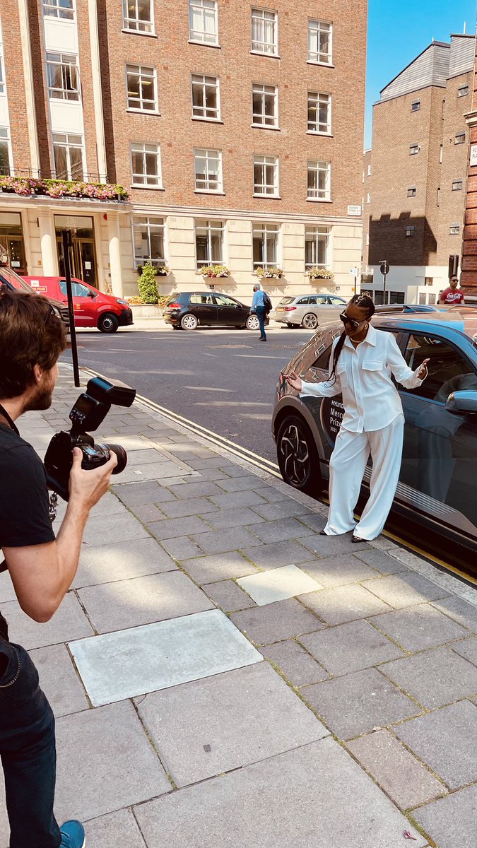 nubya_garcia's tweet image. Honoured to be shortlisted for the @MercuryPrize ! 

#HyundaiMercuryPrize  

Stylist Jessica Skeete-Cross  
Hair Sharon Robinson 
Suit @7thClose 
Bag @ManuAtelier 
Shoes Bottega Veneta
Jewellery @Completedworks