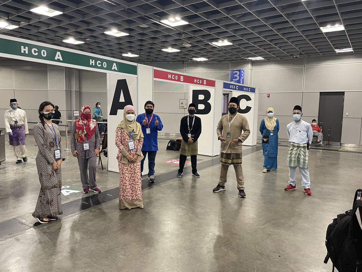 aafaizli's tweet image. #PengorbananKita berjaya apabila Pengamal Perubatan Swasta dedikasi sepenuhnya bersama petugas bukan kesihatan di PPV dgn dos vaksinasi 252,833 daripada jumlah dos 299,593 pada hari Eid Adha &amp;amp; semalam mencatat rekod tertinggi 283,893 daripada 446,052 dos! #LindungDiriLindungSemua