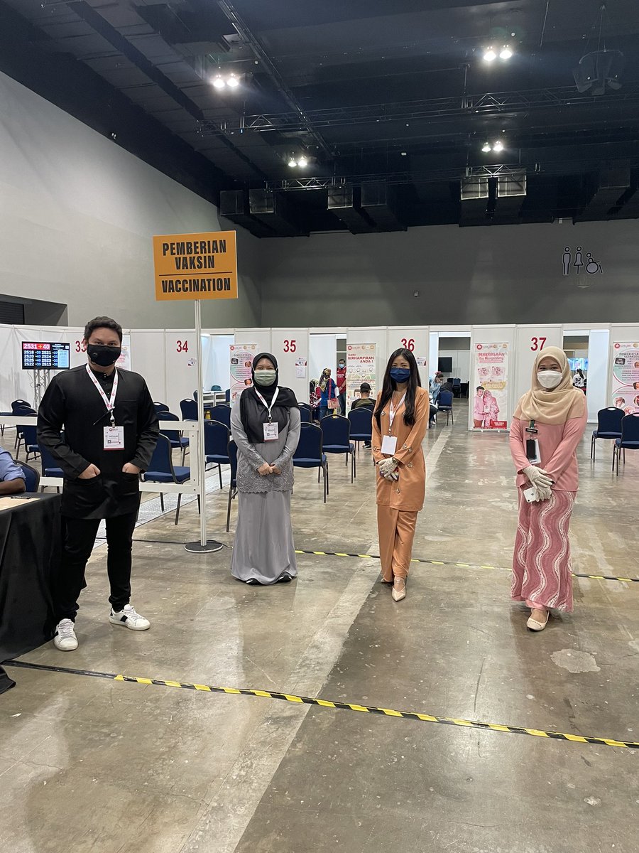 aafaizli's tweet image. #PengorbananKita berjaya apabila Pengamal Perubatan Swasta dedikasi sepenuhnya bersama petugas bukan kesihatan di PPV dgn dos vaksinasi 252,833 daripada jumlah dos 299,593 pada hari Eid Adha &amp;amp; semalam mencatat rekod tertinggi 283,893 daripada 446,052 dos! #LindungDiriLindungSemua