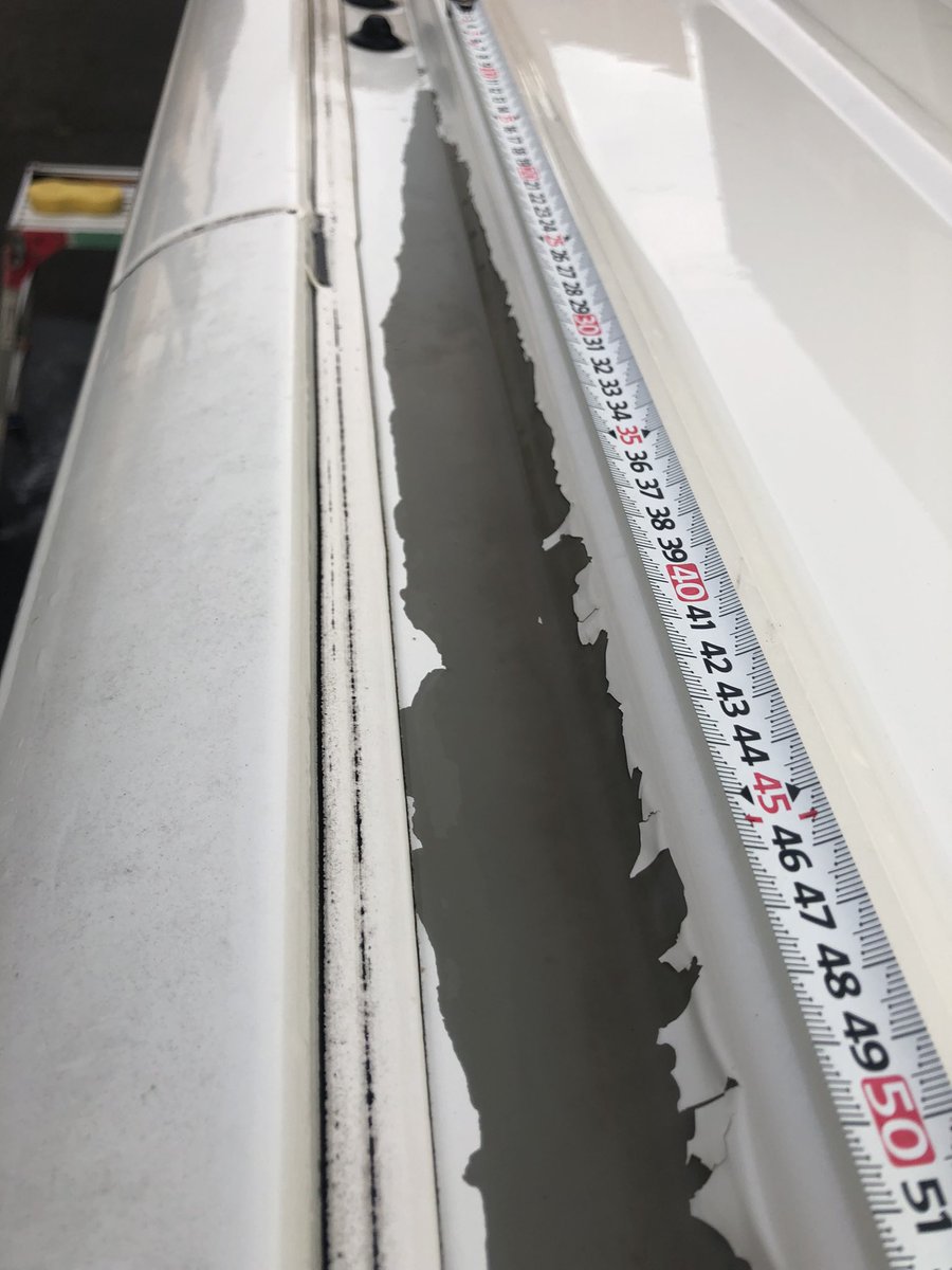 あっちー ホワイトパール車の塗装剥がれ問題 ウチのnv350もルーフの塗膜が剥がれ始めた 補償は新車購入後1年以内なんて酷い 被害者の会 無いかな 自動車塗装剥がれ ホワイトパール 日産自動車 Nv350 セレナ ノート デイズ トヨタ自動車