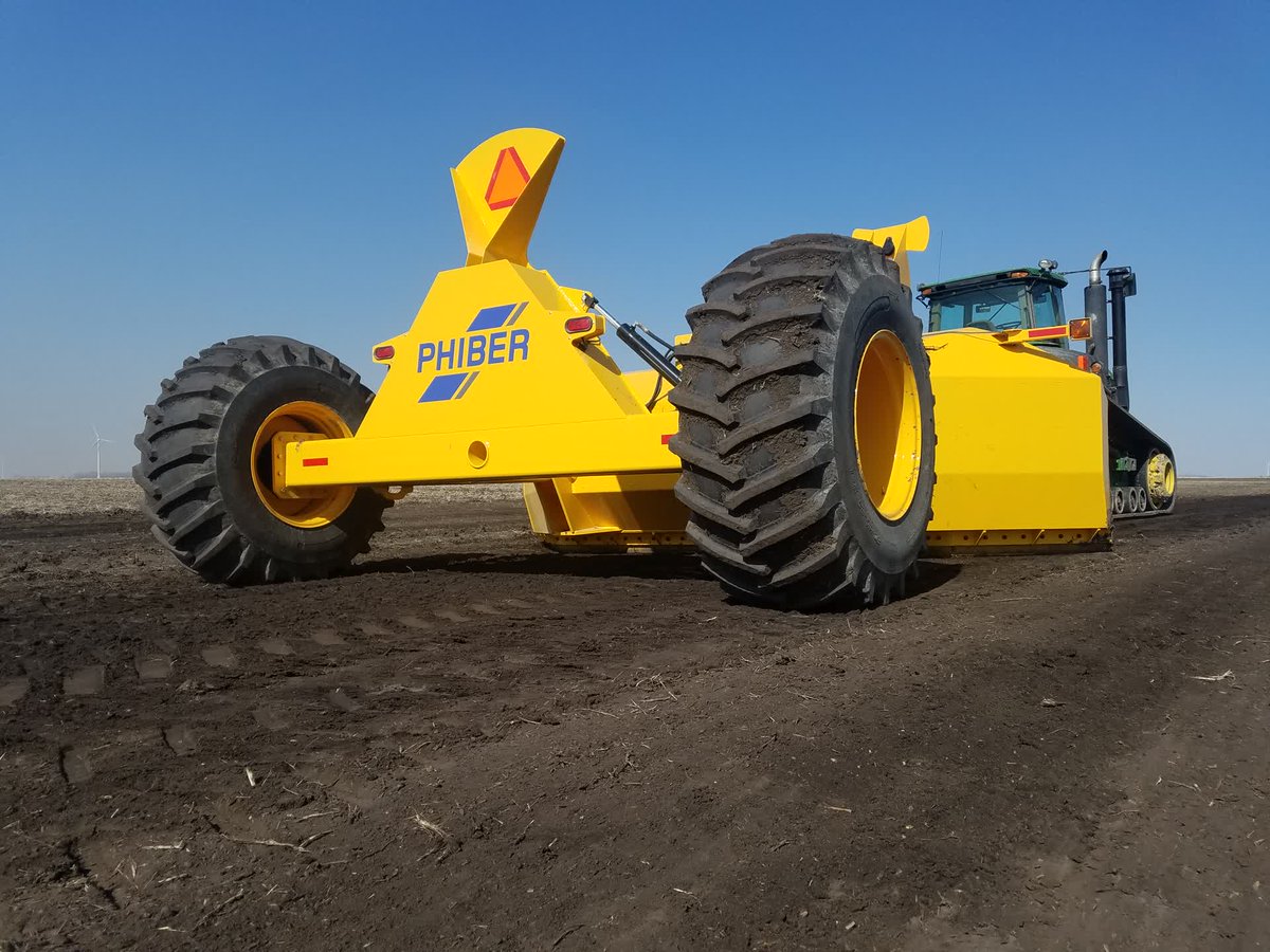 PhiBerAG's tweet photo. #movemoredirt #phibergladiator #agtwitter https://t.co/LGa0JFmB52