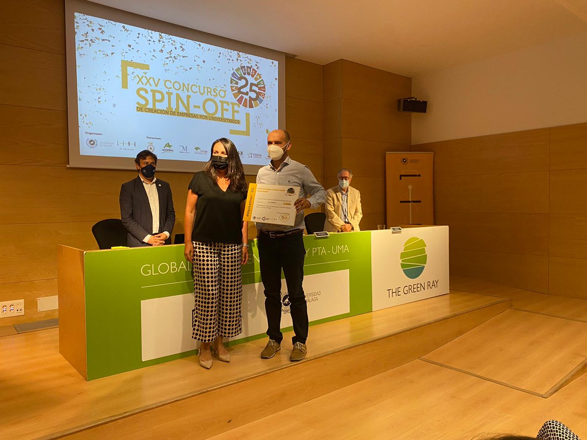 rf_ventura's tweet photo. @linkbyuma En este acto se han entregado además los premios concedidos por @FundCajasur a los ganadores del #HackathonODS de nuestro programa Social Change Makers ¡Enhorabuena a todos! 🥳🎉 https://t.co/OGaDo0Ql43
