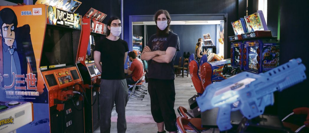 👾 Il faut sauver le soldat Pac Man. La crise sanitaire a fini de mettre à mal les dernières salles d’arcade. En France, des associations se démènent pour préserver ce patrimoine culturel. @AtomCityArcade  <a href="/CoinOpLegacy/">Coin-Op Legacy</a> ➡️ humanite.fr/jeux-video-il-…