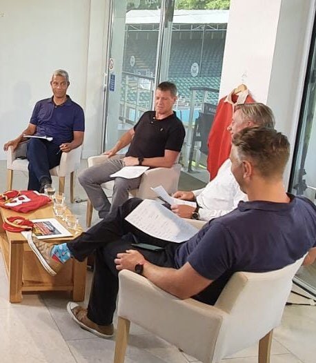 Privileged  to be working with 4 famous Lions in the build up to the first test . Another “as live” special for Supersport filmed at the the  Bath Rugby Rec  with the great support of their facilities team.<a href="/JeremyGuscott/">Jeremy Guscott</a> <a href="/Chick_Chalmers/">Craig Minto Chalmers</a> <a href="/TyroneHowe/">Tyrone Howe</a> <a href="/RyanJonesOnline/">Ryan Jones</a>  <a href="/BathRugby/">Bath Rugby</a>