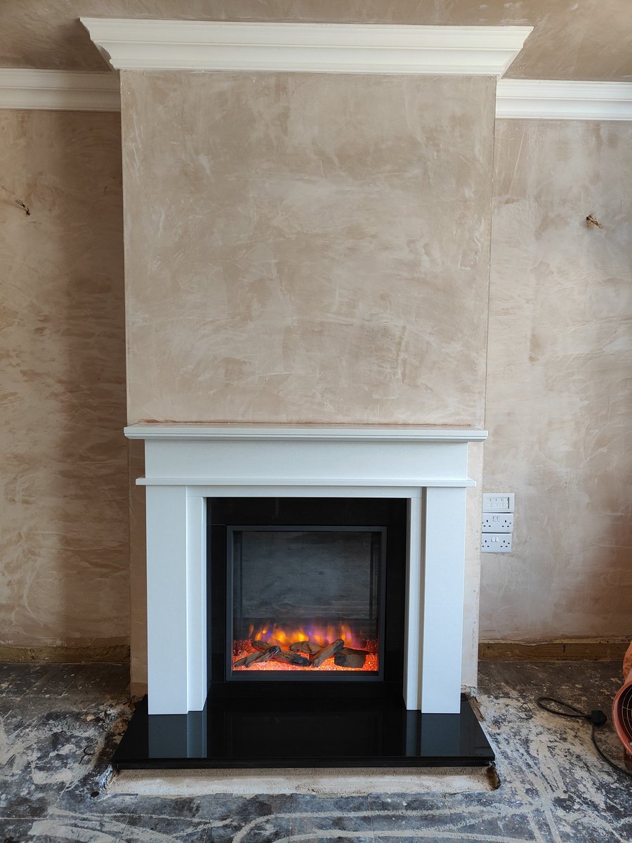 bdinstallations's tweet photo. 🔥Latest Install🔥
🔥 @DFireplaces 48" Rowton marble fireplace with black granite hearth &amp; slip set
🔥 Stovax &amp; Gazco FR eReflex 55R
#BDI #makeyourhomeahome #interiordesign #transformation #sleek #modern #fireplaces #gazco #stovax #electric #fire #shenfield #essex https://t.co/Ytr1Yujges