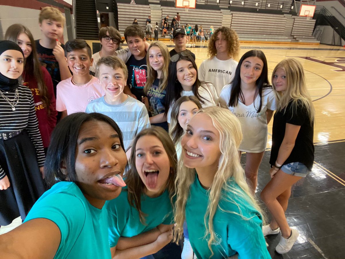 SHHSRaiderLead's tweet photo. More tour groups https://t.co/KJov1stJDO