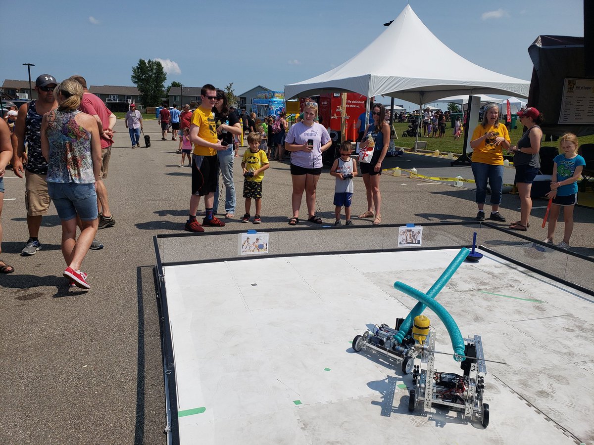 Byron Robotics had a huge weekend with the Good Neighbor Days Family Fun Day on Saturday and the Parade on Sunday. Huge Thank You! to everyone who helped and stopped by to say Hi!