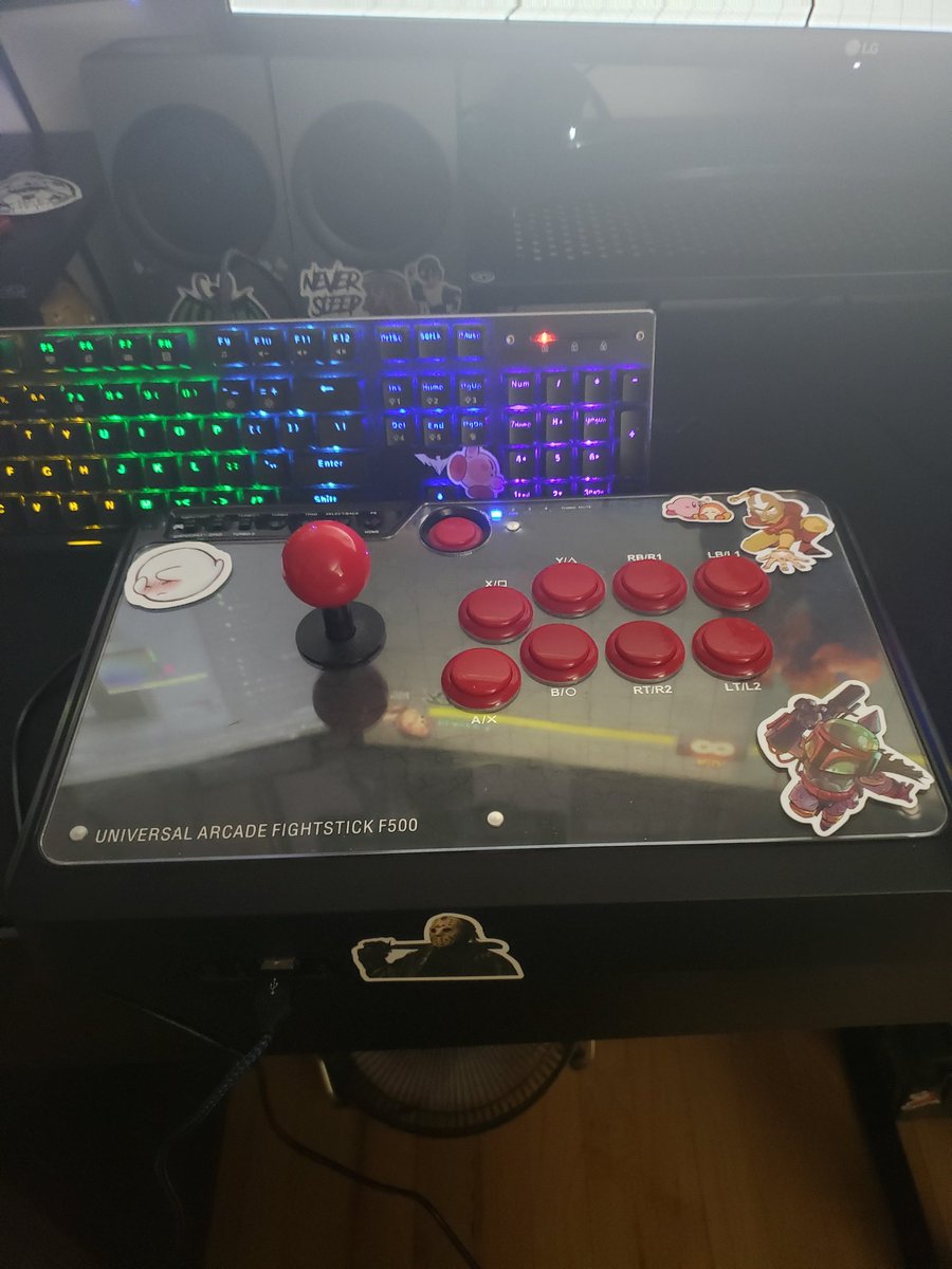 NintendudeNJ's tweet photo. Trying to get comfortable using a stick. The struggle is real.
#streetfighter4 #fgc #fightstick #ultratrash #struggling https://t.co/shW8qlBm92