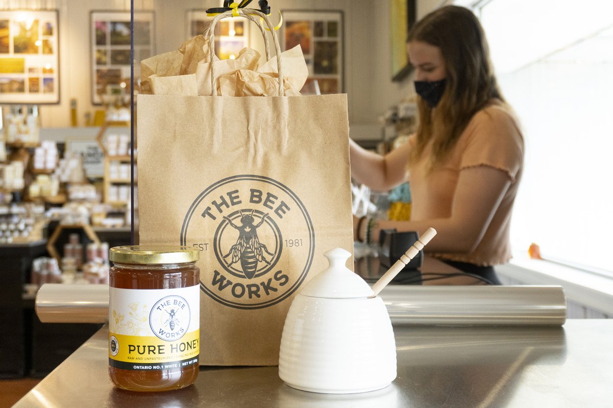 Dancing Bee Equipment is a one-stop destination for beekeeping supplies and educational workshops, and their new headquarters in #PortHope is also home to The Bee Works Gift Shop.
📷: @dancingbeeequipment
