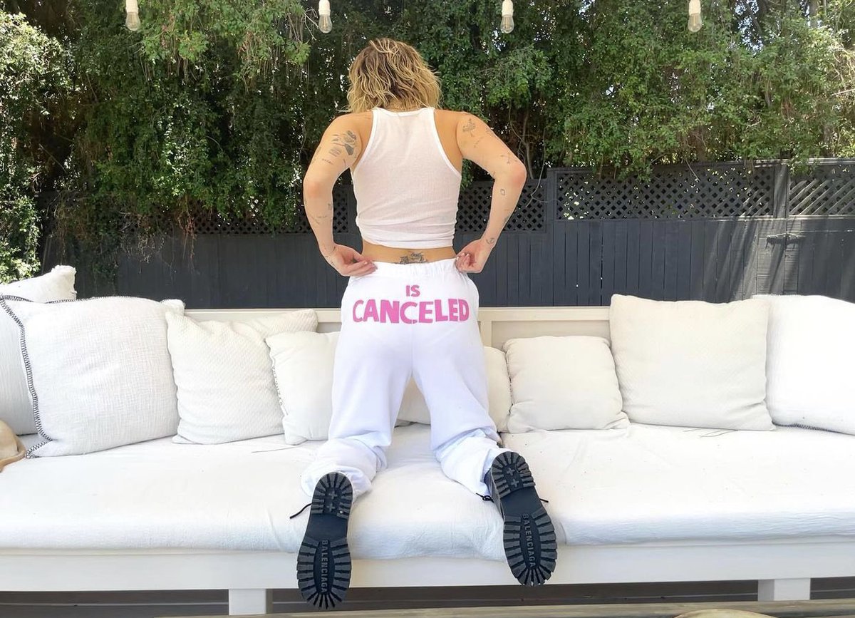 miley's tweet photo. MILEY IS CANCELLED!!!! 🚫❤️❌ MORE NEW MERCH! https://t.co/zyRblXGVFW! https://t.co/guE3IsQGNl