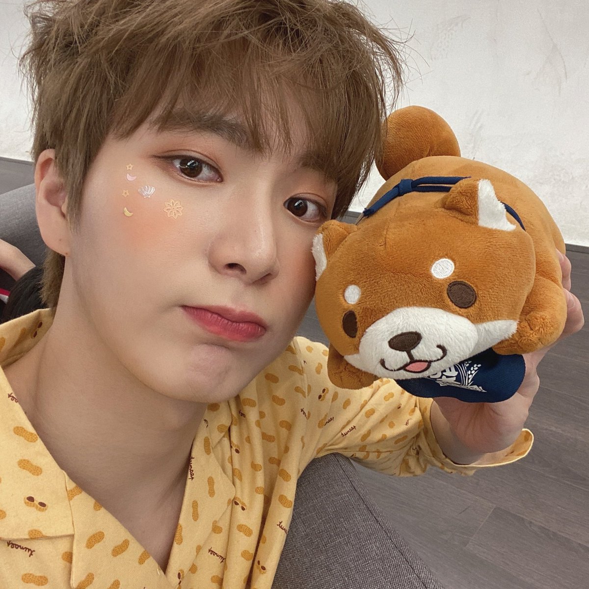 OmegaX_members's tweet photo. [#OX]

오늘 같이 꿈속에서 만날사람>^<

#OMEGA_X #오메가엑스 #KEVIN https://t.co/cyJ3NvH5Jk