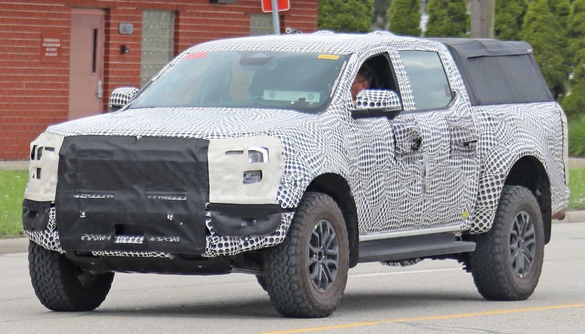 24wheel_news's tweet photo. #FordRanger Raptor left hand drive spied for the first time coming to US #Ford https://t.co/rGF5Q6mUeB
