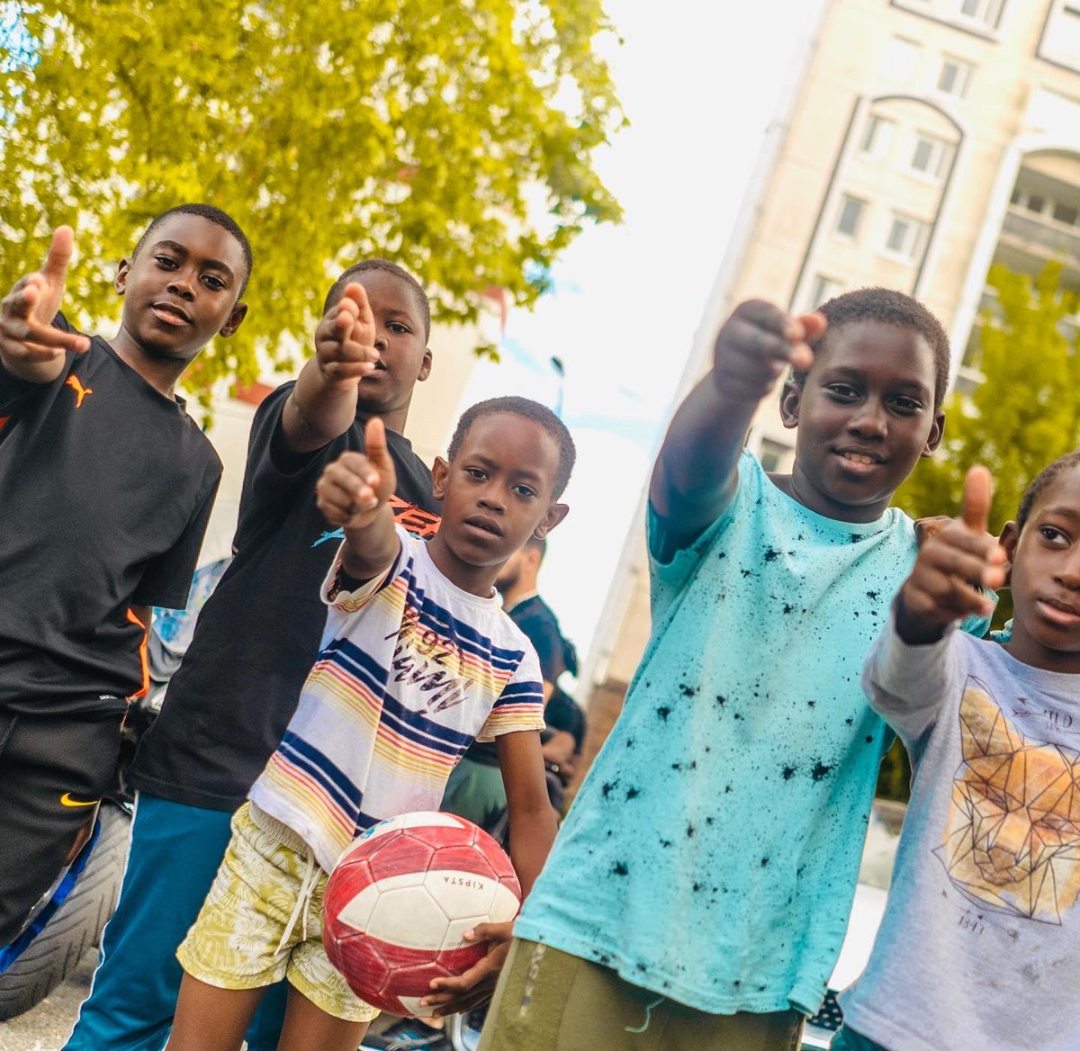 MmzMusic's tweet image. Prends-moi pour ton p'tit, j'vais t'envoyer des p'tits..😈 #AKRAPOVIC #ZEROPRESSION #ZOO #NDA #MMZ #QLF NOUVEAU CLIP DISPO youtu.be/25lfbHl5KLY