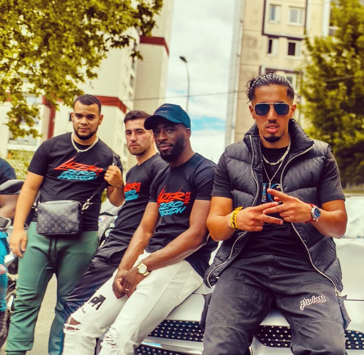 MmzMusic's tweet image. Prends-moi pour ton p'tit, j'vais t'envoyer des p'tits..😈 #AKRAPOVIC #ZEROPRESSION #ZOO #NDA #MMZ #QLF NOUVEAU CLIP DISPO youtu.be/25lfbHl5KLY