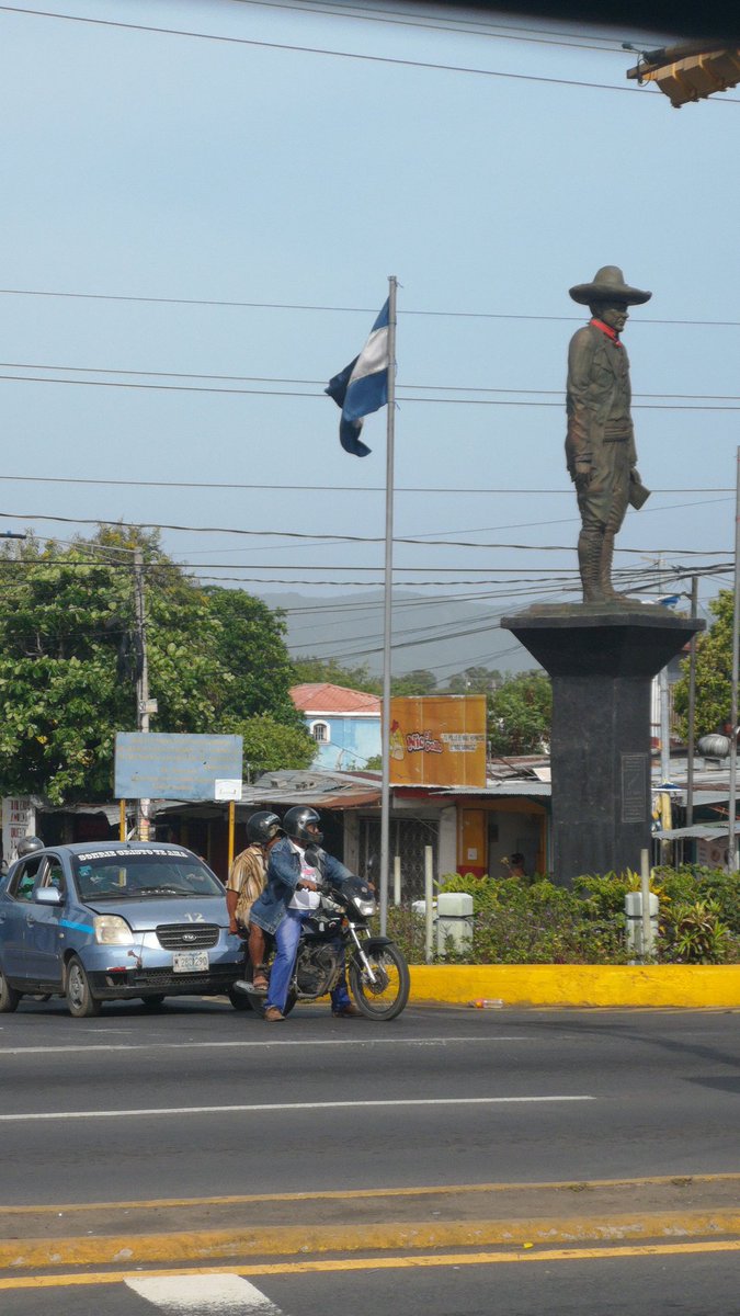 Nicaragua 🇳🇮 Sandinista en paz hacia el futuro. Feliz jueves #Nicaragua #LasCallesSonDeLosRevolucionarios #VenezuelaProduce #Argentina