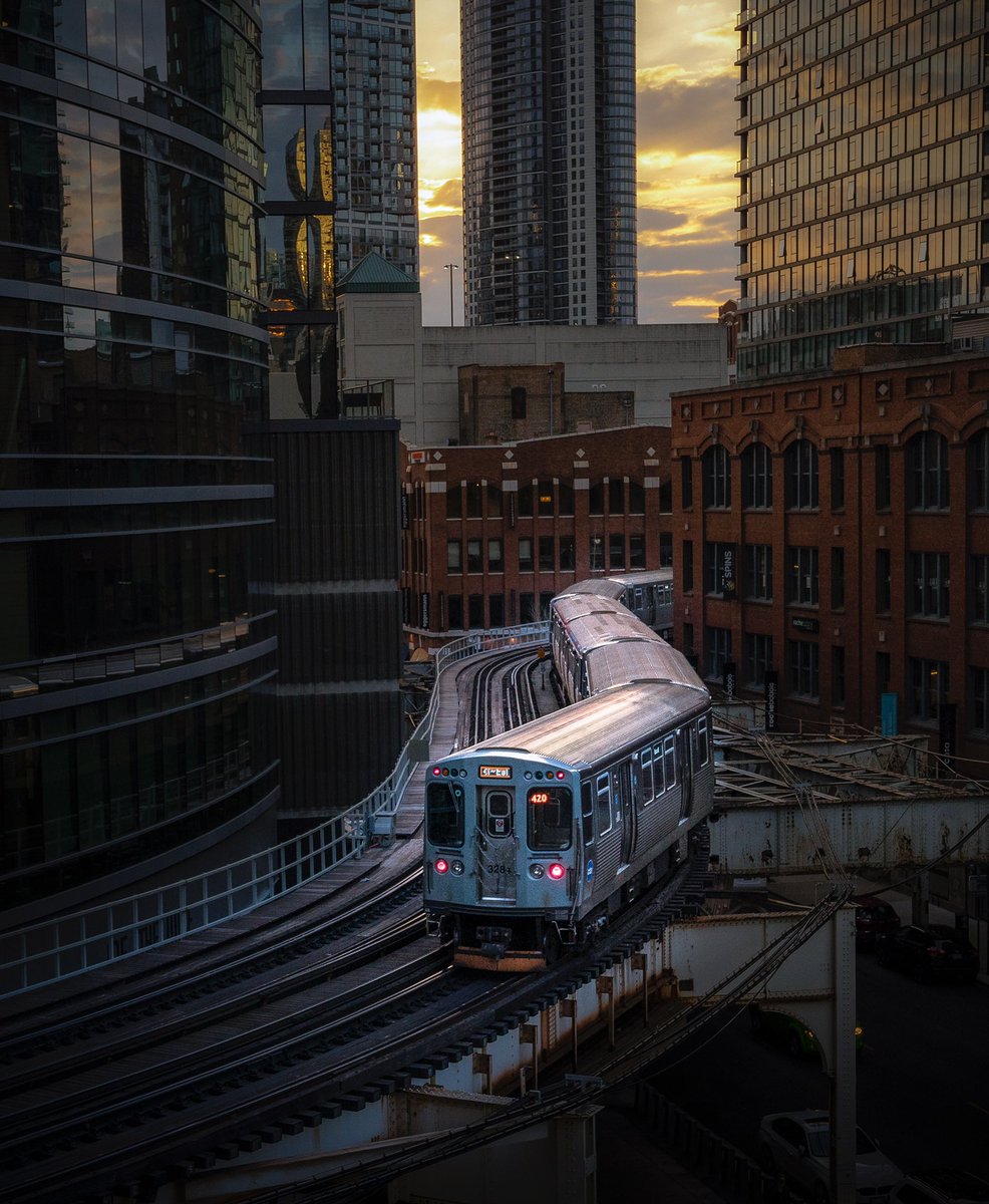 aaronkbaker's tweet photo. My take on some classic Chicago frames! https://t.co/avBqqcBjdD