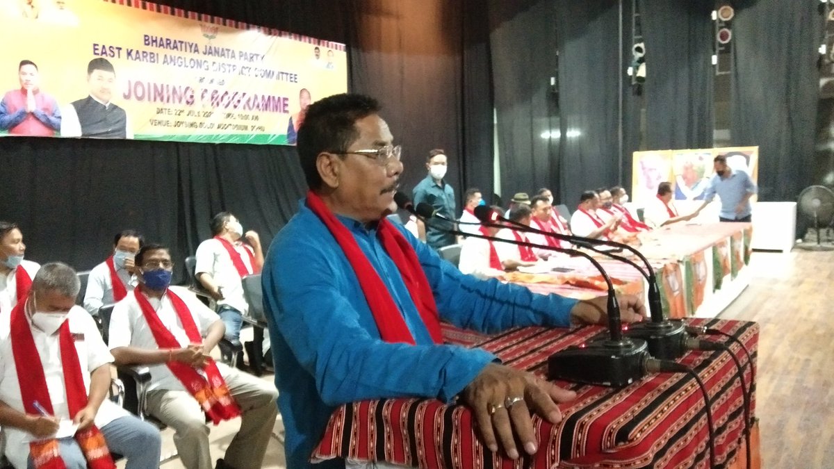 NilmoniDeb's tweet photo. Mass joining programme of @BJP4EastKA was held at Joysing Doloi Memorial  Auditorium Hall, Diphu where more than 510 workers join led by Mr #RangMukrangRonghang of Rongkhelan from #Congress and #APHLC under Lumbajong Constituency are welcomed by @TuliramRonghang H/ CEM of KAAC https://t.co/mvXGAdeVlR