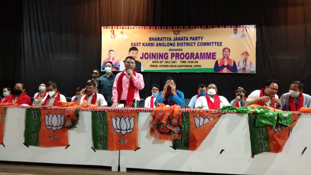 NilmoniDeb's tweet photo. Mass joining programme of @BJP4EastKA was held at Joysing Doloi Memorial  Auditorium Hall, Diphu where more than 510 workers join led by Mr #RangMukrangRonghang of Rongkhelan from #Congress and #APHLC under Lumbajong Constituency are welcomed by @TuliramRonghang H/ CEM of KAAC https://t.co/mvXGAdeVlR