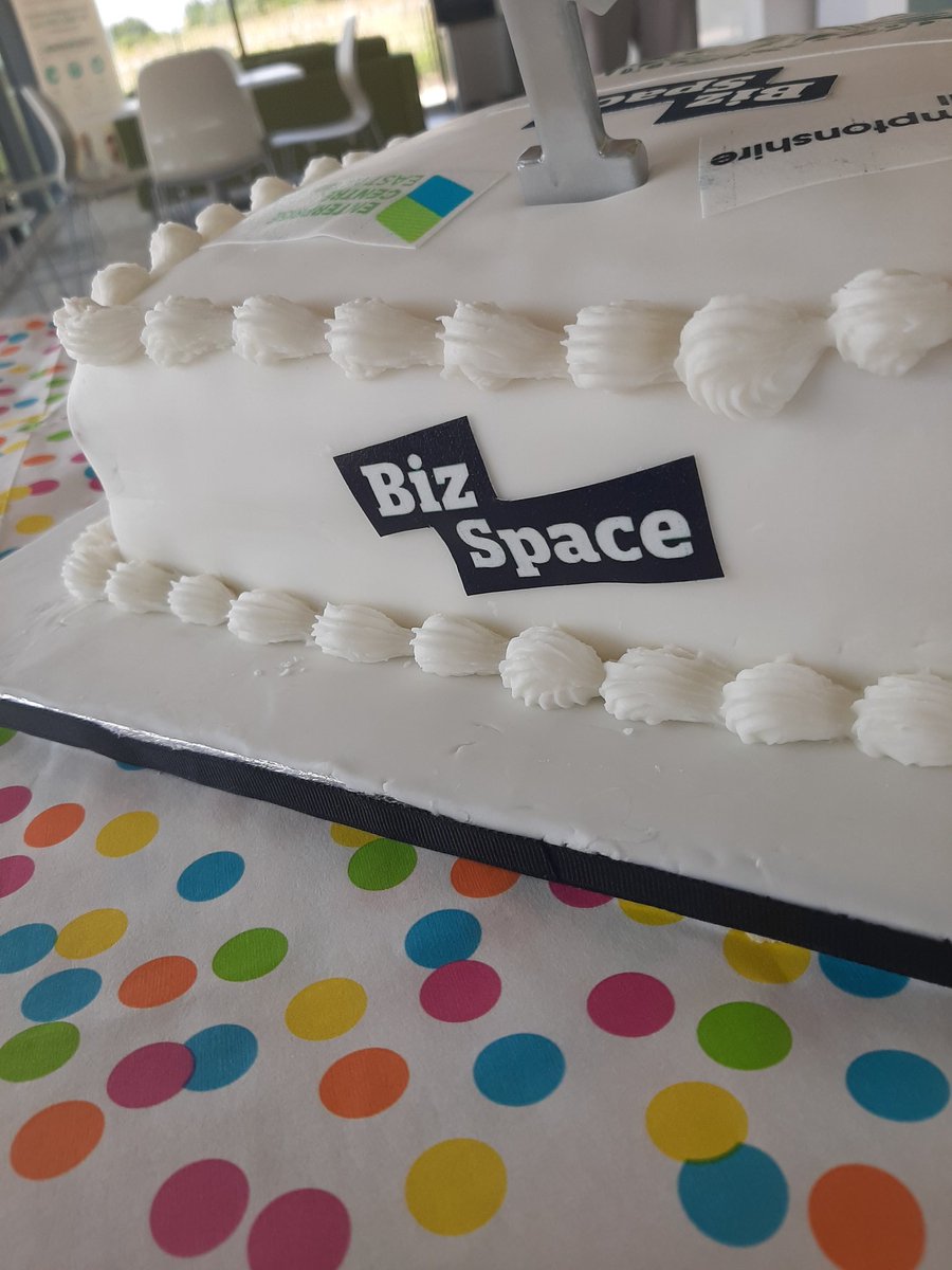 CentreNorthants's tweet photo. 1st Anniversary celebrations with Councillor Jason Smithers 
Delicious cake made by local Raunds business 'The Nook'
Great opportunity to network face to face 
#bizSpace 
#Enterprisecentreeastnorthants
#SupportLocal https://t.co/88xngMBX0n