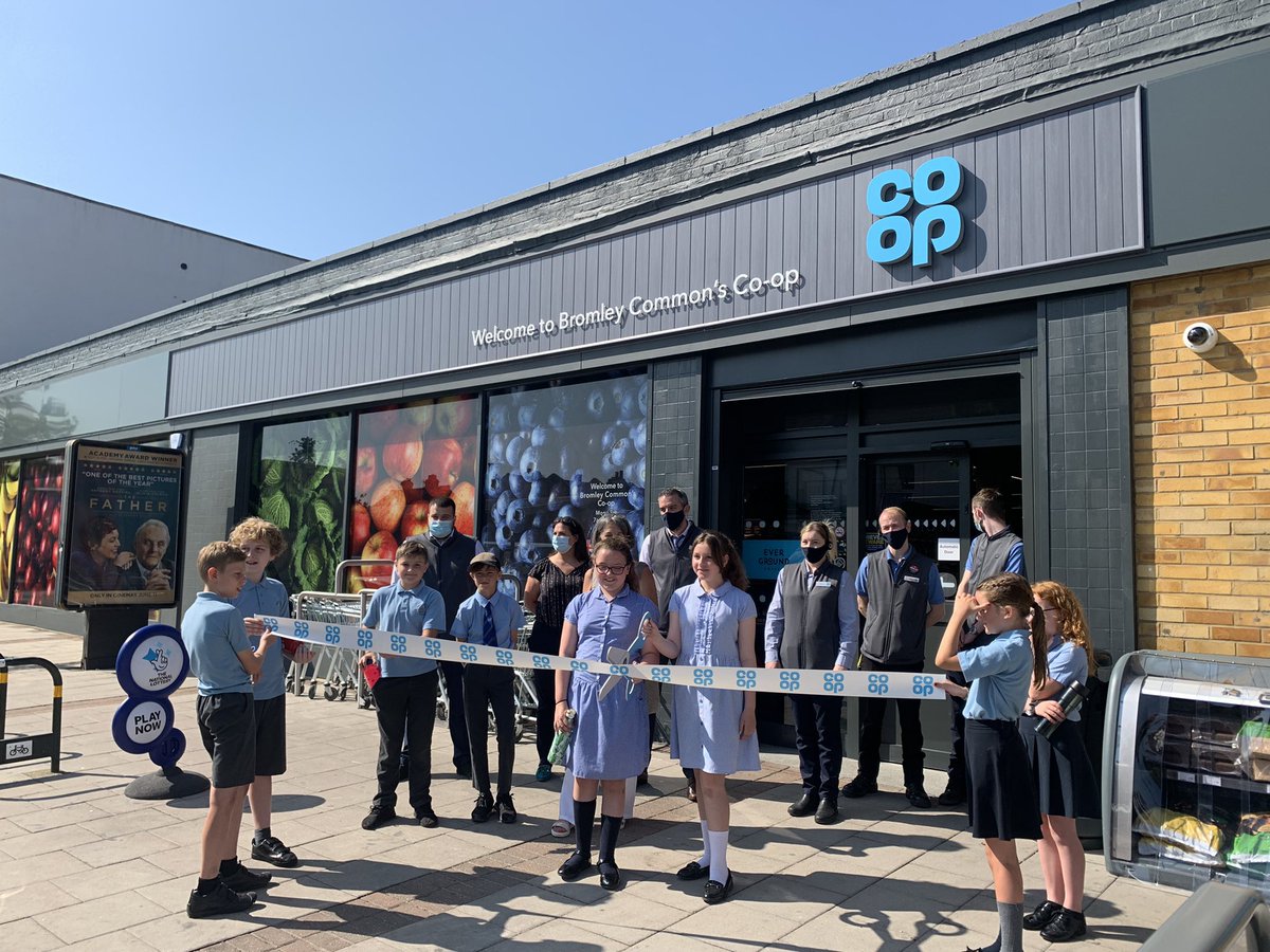 Thank you for coming <a href="/raglanprimary/">Raglan Primary</a> and cutting the ribbon for our open day Bromley Common