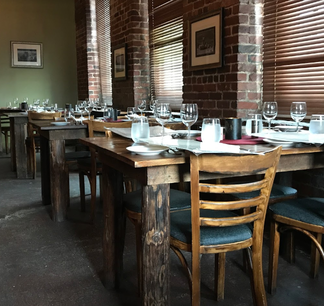 Boccaccia2's tweet photo. Benvenuto! Pull up a seat and yourself at home! 
...
#Boccaccia #ChattanoogaTN #TN #ChaEats #trattoria #DateNight #AuthenticItalian #EastTennessee #Nooga #NoogaGram #TennesseeLife #Tennessee_Life
📷: Perrin Carr - Google https://t.co/imRaVRMlTs