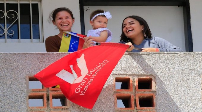 intuvzla's tweet photo. Desde la creación de esta importante #MisiónSocialista por nuestro Cmdte. Chávez, la #GMVV  sigue en la lucha indetenible por el #BienestarHabitacional del #Pueblo venezolano. #Hito3Millones600Mil

@Minhvi_Oficial
@IMVillarroel1
@NicolasMaduro
@delcyrodriguezv https://t.co/nNIkWjQEXb