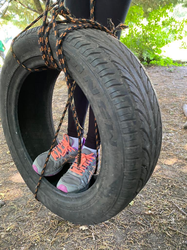 primary_avenue's tweet photo. The final session of woodland learning for our Year 5 children was free play. They built a tyre swing, played in the mud and built dens! πͺ΅πΏ#outdoored #woodlandlearning #forestschool https://t.co/4zeWHH3R8Z