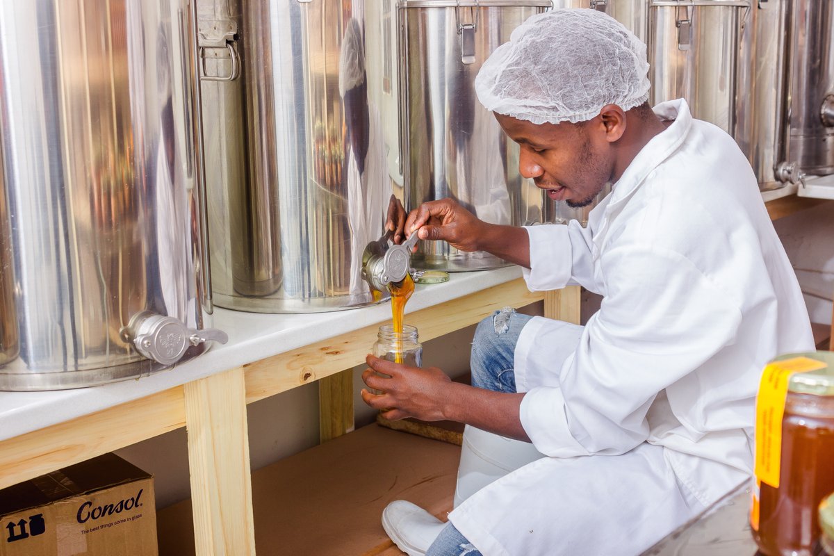 iamtamukaa's tweet photo. Hi Guys I'm Tamuka I sell the best pure Natural honey, no additives.
I also supply to supermarkets and pharmacies. 
Our workshop is here in #bulawayo, Belmont.
Please DM or WhatsApp +263778642960. 
Please do like and retweet ndinoda #kufambawo. https://t.co/ehjCbJYJCl