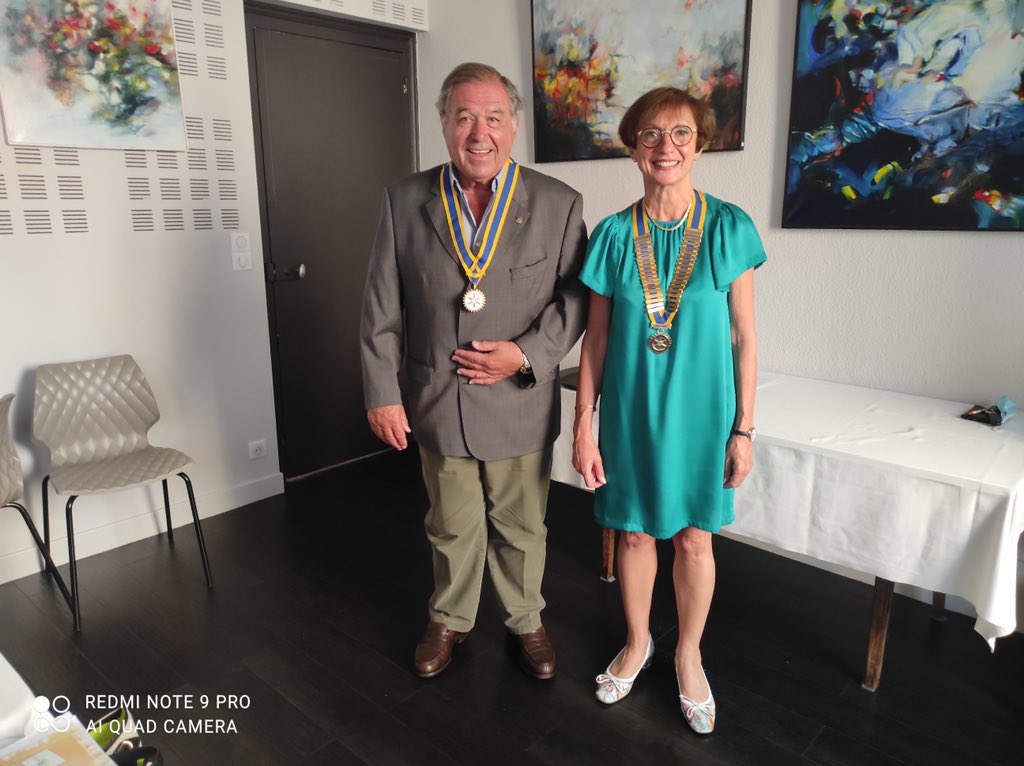 ClubBains's tweet photo. Christine signe une nouvelle fois pour la présidence de 2021-2022 au sein du Rotary Club Montluçon- Néris les bains.
Daniel Desmichels pour la présidence du club Satellite d'Ebreuil Val de Sioule.
Et remise d'un PHF pour Jacques pour son implication au sein du club... https://t.co/oBC4eZp0Ax