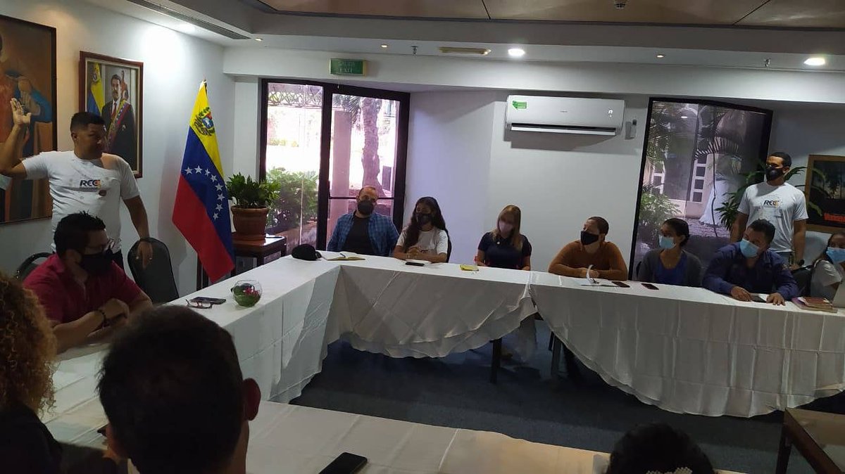 RECripto's tweet photo. #Almomento🚨

La Red de Entusiastas en Criptoeconomía presente en la Cámara hotelera y prestadores de servicio turístico Nueva Esparta

#yosoycriptoentusiasta
#REC #Cripcoin #CriptoFVEU #FVEU #EconomíaDigital
#NuevaEsparta
#Venezuela 🇻🇪

@JoselitRamirez
@NicolasMaduro https://t.co/5BCbVvqLYk