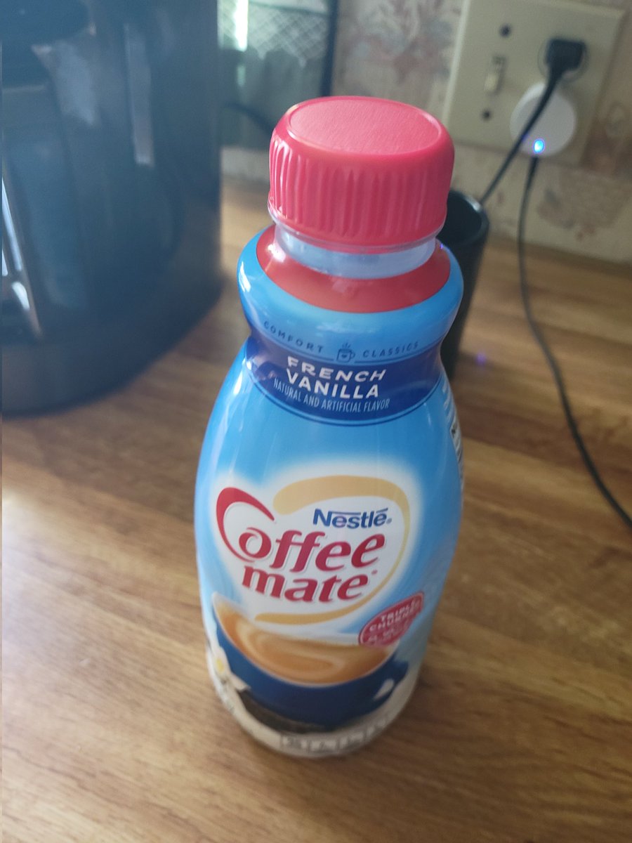 00Allison00's tweet photo. @Coffeemate nee bottle design is bad. Creamer always dribbling down the side of the bottle and makes a sticky mess around the threads. At least give us a spout. I get wanting less plastic waste but this is inconvenient. https://t.co/iiPmsqExTe