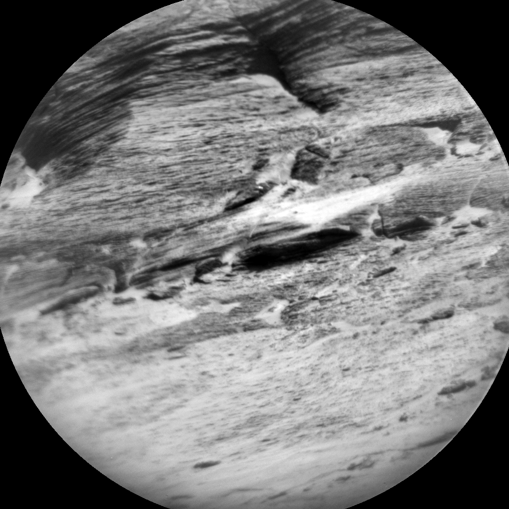 MarsMissionImgs's tweet photo. #CuriosityRover image taken on #Sol3183 at 12:53:25.581 PM with #ChemCam #Mars #NASA #Space https://t.co/Kqvu4Lr2Pn