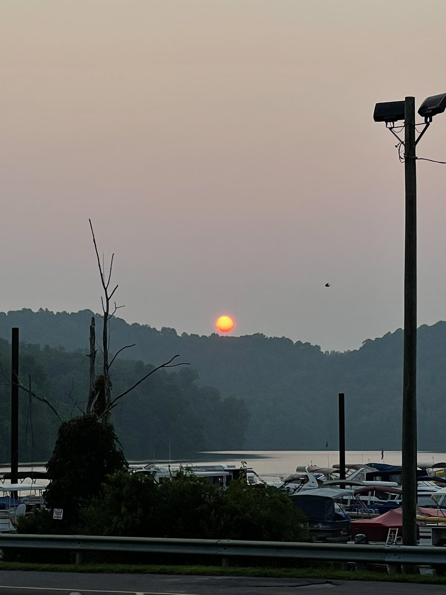 JacobAsbury23's tweet photo. @hwill21 Come to find out the reason the sun looks like that is due to the smoke from the wildfires and these strong winds going west to east. https://t.co/WQQM4VMpD6
