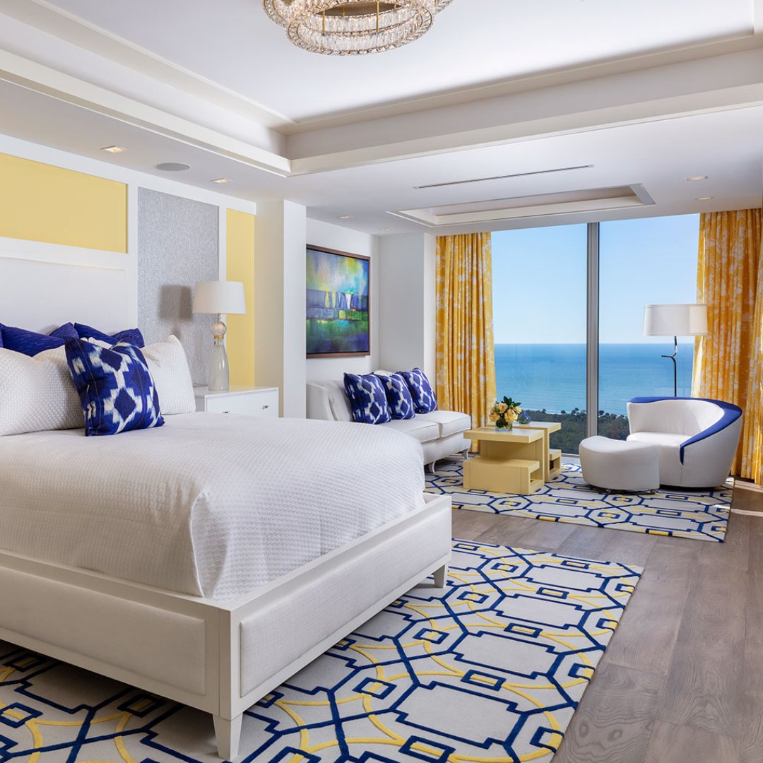 collins_dupont's tweet image. We can’t get enough of this bright master suite and sunset study ☀️ Designer Sherri DuPont played off the endless blues of the stunning gulf views and finished the space with crisp white furnishings to let the bold textiles do the talking.
#InteriorDesign #NaplesFlorida #SWFL