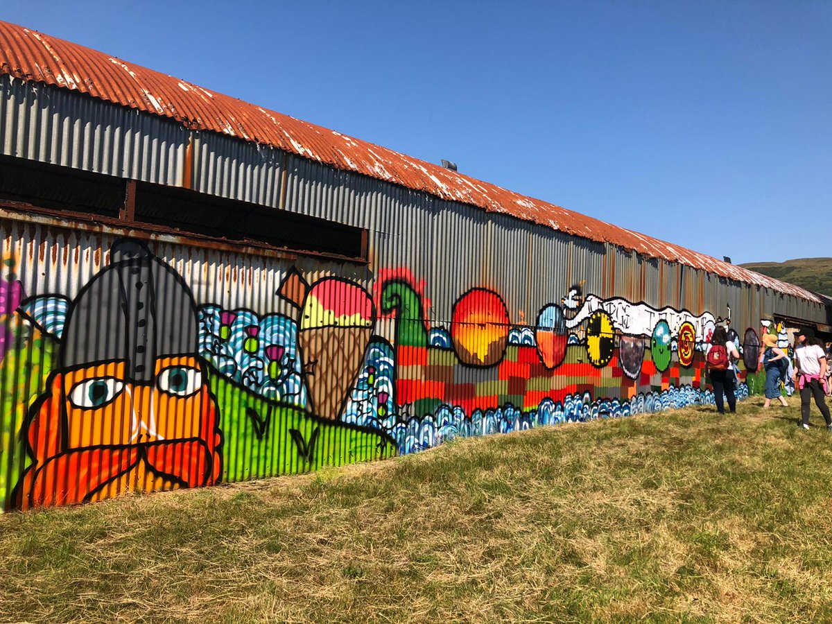 CLDenise27's tweet photo. Super talented young people from North Coast have completed their mural project @LargsThistleFC well done to all who took part🎉 #GetIntoSummer @louiseriddex @RhonaEA @audreynolan https://t.co/jbgayYeF37