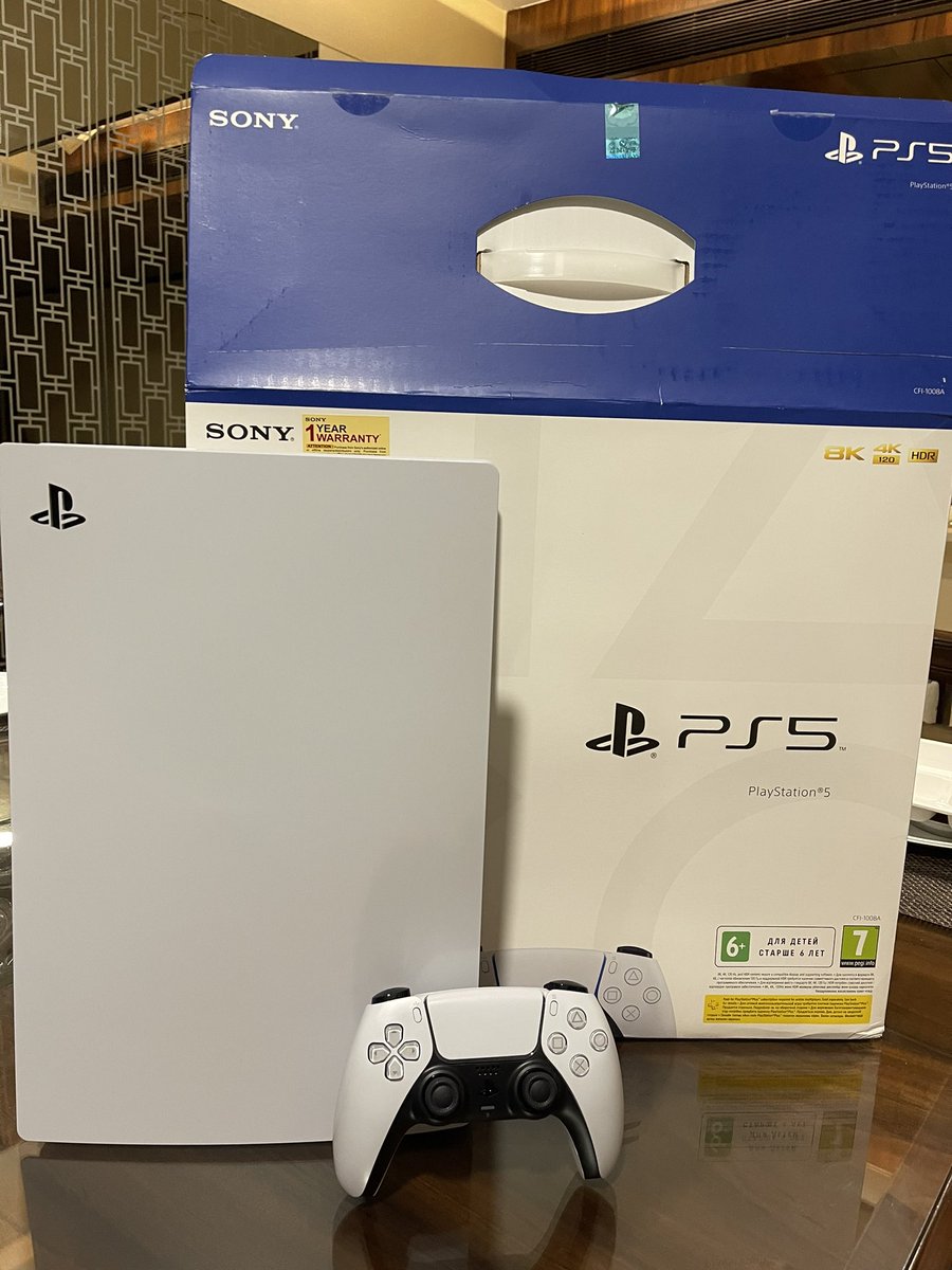 aayush2608's tweet photo. Finally got my hands on this beauty. 🎉😍❤️Thank you @ps5_india for the constant updates. And thank you @RelianceDigital for not cancelling my order 😂😅 Game on 😎 https://t.co/d8YCyYrYlR