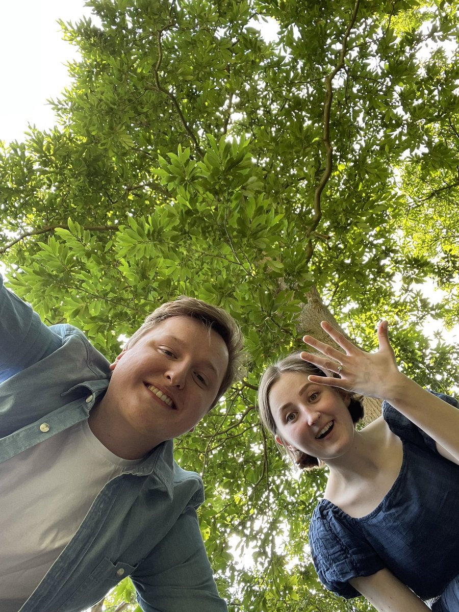 lilsimsie's tweet image. 😳🦆🇬🇧🥺💍😘❤️🐥