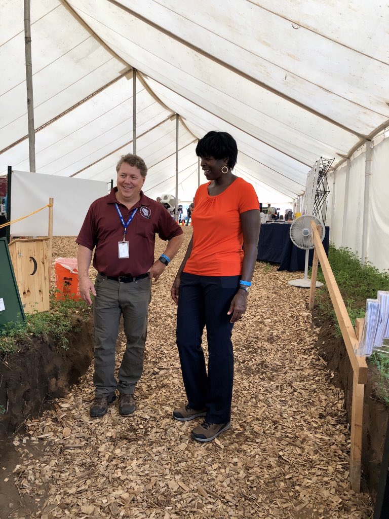 WI_DSPS's tweet photo. Secretary Crim checks out more staff demonstrations about how DSPS helps keep groundwater clean. #FarmTechnologyDays #POWTS https://t.co/ipJeJtmO4p