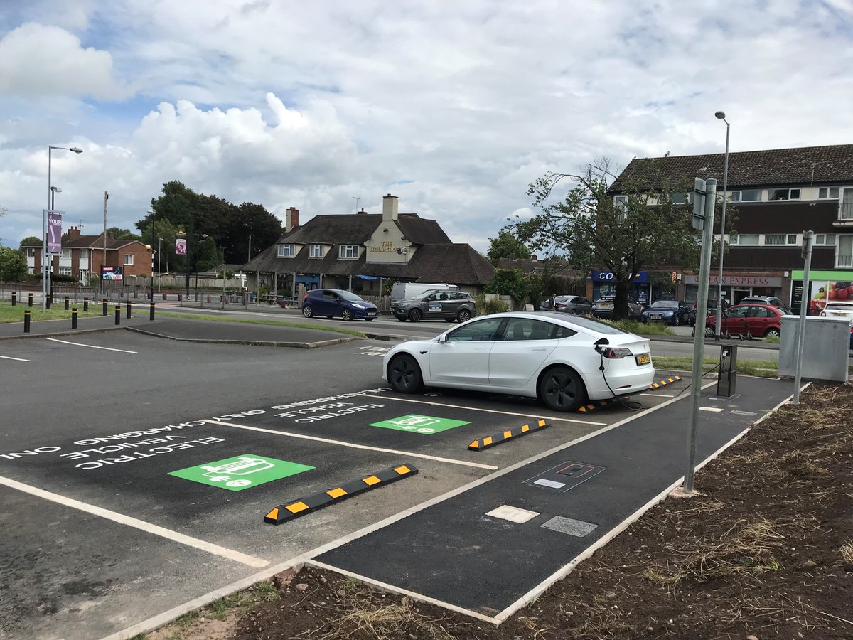 SimulateLiveLab's tweet image. Working with @Ameyplc and @ADEPTLA as part of the ADEPT Live Labs programme, we’ve teamed up with @urbaneleclondon to trial four free electric vehicle charging bays in #Staffordshire, located at Holmcroft Library. Find out more: bit.ly/3y010cb