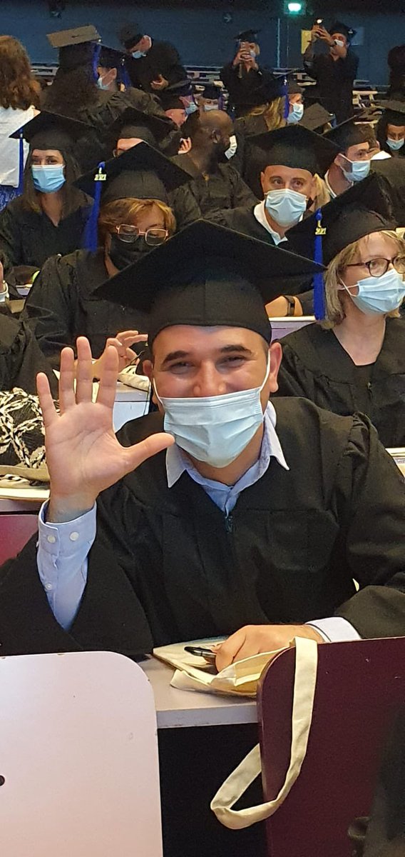 CarolineDassie's tweet photo. Très fière d'assister aujourd'hui à la remise de diplôme de la première promotion de l'école des leaders Carrefour, crée par la volonté d’Alexandre Bompard et Rami Baitiéh
Cette formation, certifiée par Paris Dauphine a été donnée en partie par les membres du COMEX France. https://t.co/aVKeZr06S7