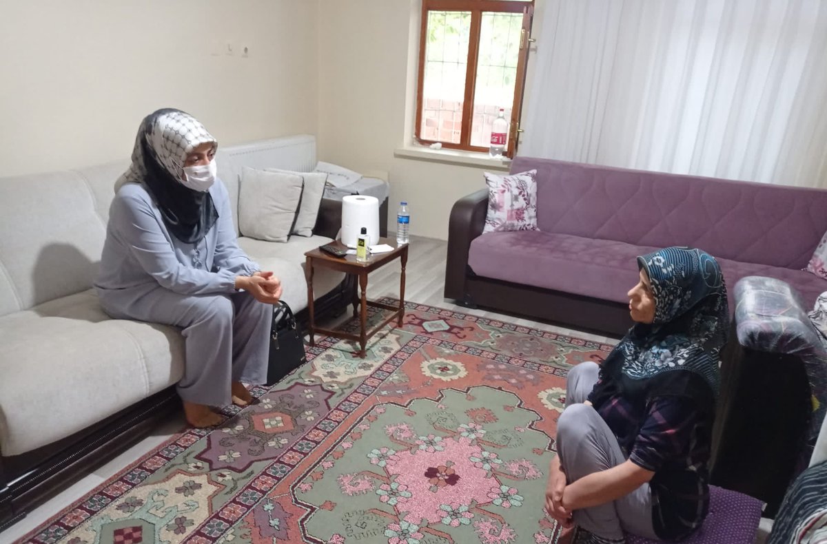 Kadın Kolları Başkanımız Sn. <a href="/Canan_Savli/">Canan Şavlı</a>, Kurban Bayramı dolayısıyla Vatandaşlarımızı evlerinde ziyaret edip bayramlarını kutladı.

Allah Nice bayramlara sağlıkla, birlik ve beraberlik içerisinde erişmeyi nasip etsin.
<a href="/AKKADINGM/">AK Parti Kadın Kolları</a> 
<a href="/aysekesir/">Ayşe Keşir 🇹🇷🇹🇷🇹🇷</a>