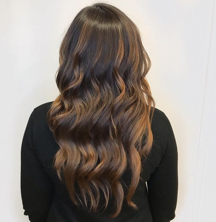 shortcutmobile's tweet photo. On that long in-salon waiting list? Skip the line with Shortcut. 

Your favorite stylists from @essentialssalon have extended availability for in-home bookings. Schedule your cut, color and style with an Essentials' stylist 😍😍 in bio. https://t.co/MCMowxiyrJ