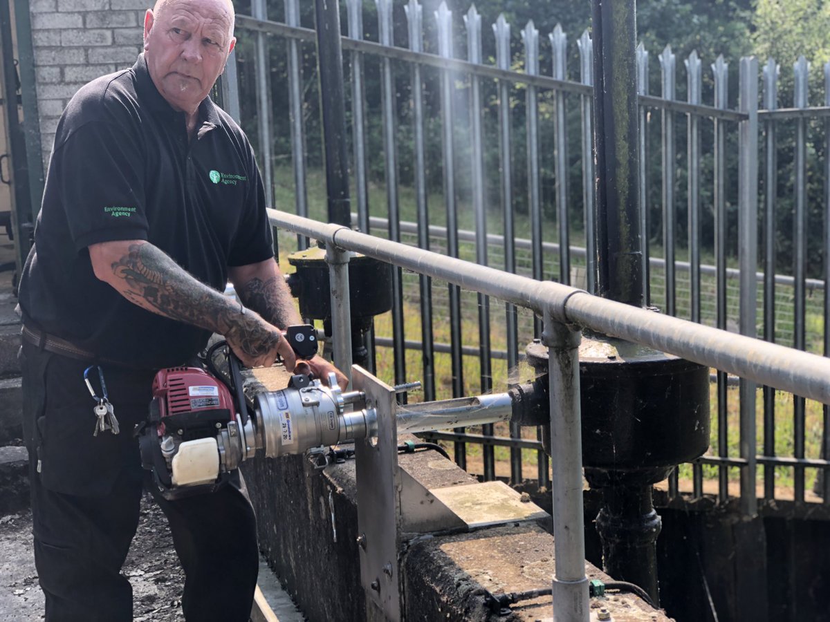 markchapmanEA's tweet photo. Out on the River Dearne carrying out S12 #Reservoir inspections on the hottest day this year! All of our control structures were in excellent condition thanks to our Field Teams! @EnvAgencyYNE https://t.co/x4HktqxCWP