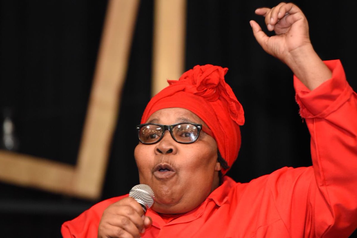 joy_zelda's tweet photo. Mam Khawula may we never forget her,our national treasure,mother of all nations she the only one going to Phoenix,day an day worried about these deaths,burnings,bodies in mortuary,undentified bodies,while Bheki Cele is an failure #PhoenixMassacre #JacobZuma #ThumaMinaMediaGroup https://t.co/9fm7QTa9E1