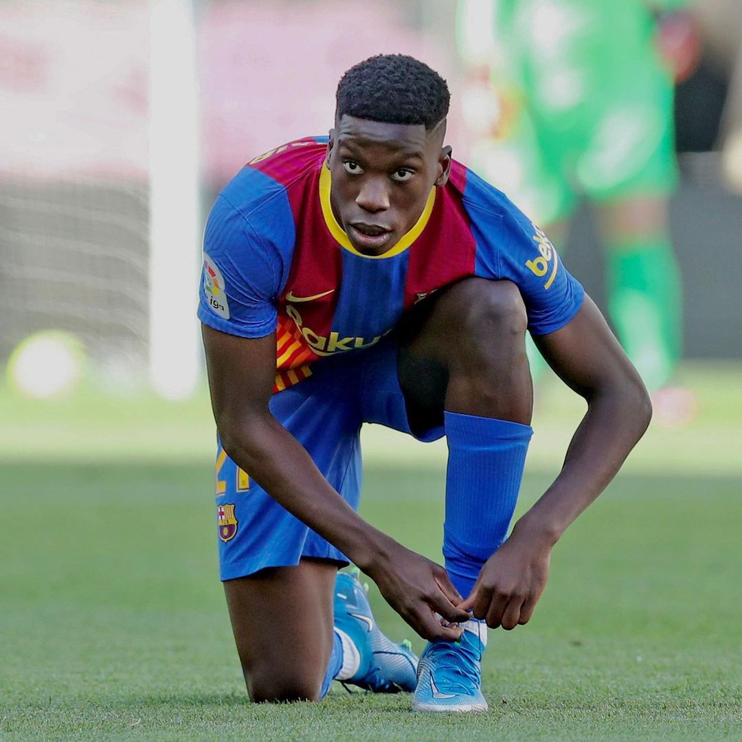 mundodeportivo's tweet photo. 🔥 Ofertas inglesas para Ilaix Moriba

👀 Chelsea y City, dos de los nombres que más insisten por el jugador

¿Venderíais a Ilaix? 🧐 

🔃NO 
❤SI https://t.co/EbkeKGB3JM