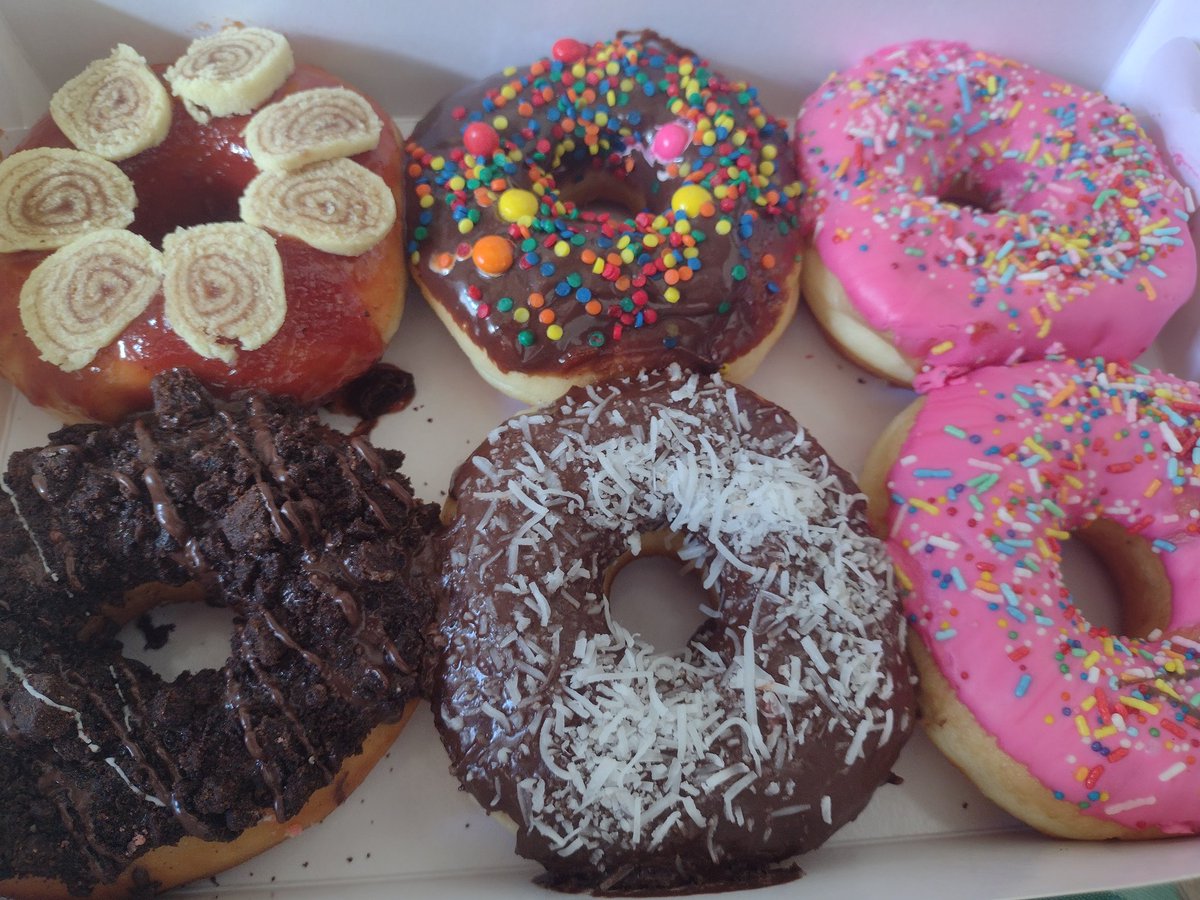 thetaIIestdaisy's tweet photo. Éeeee gata a @dreamdonutsbr daqui de Recife dá o nome e o sobrenome viu https://t.co/xgfS8yCdS6