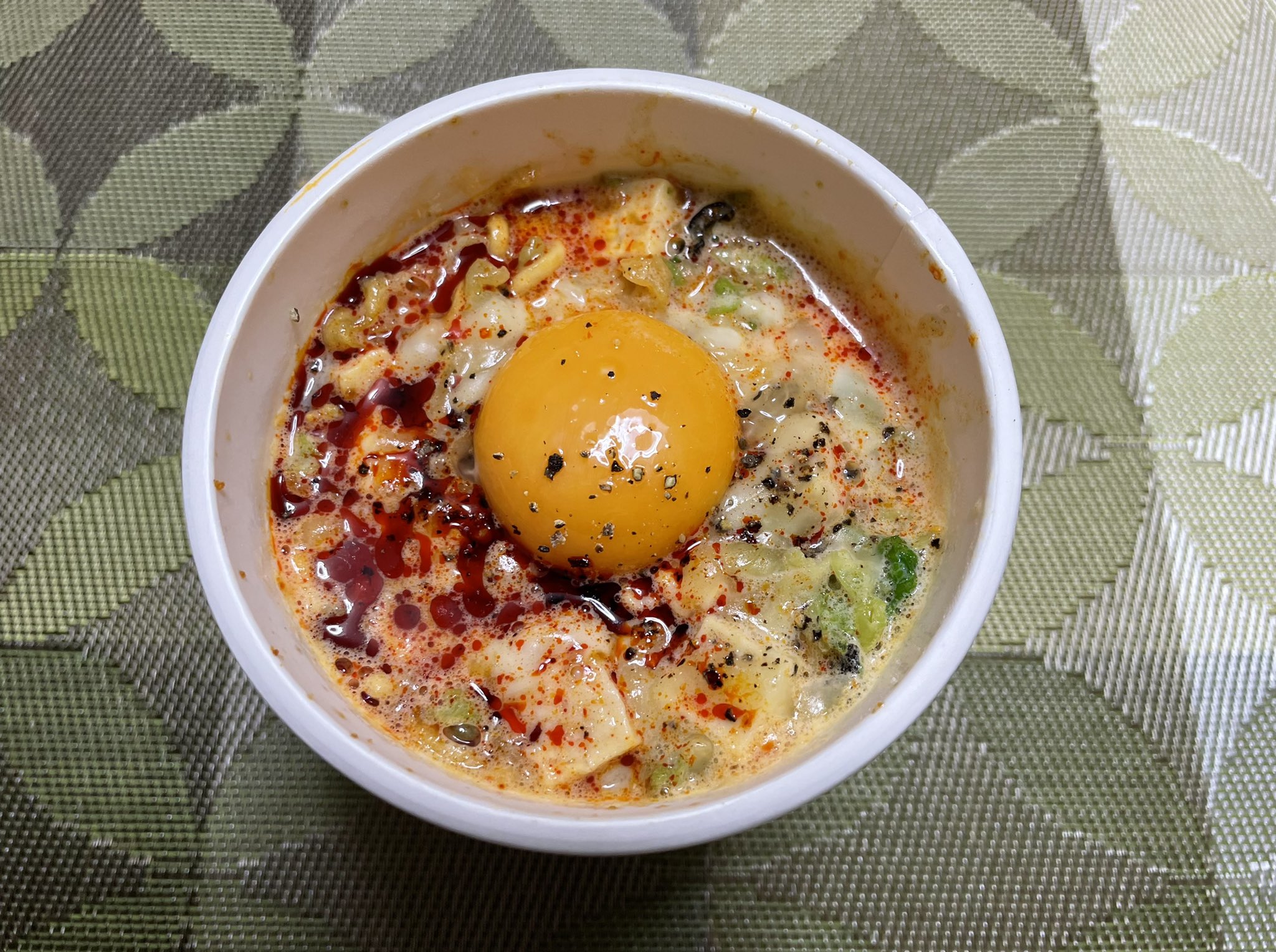 らいす Usadapekora 昨日 おいしくないと思う と言った手前 責任取って蒙古タンメンのセブン公式のアレンジ レシピで作ってみました 材料の都合でパルメザンチーズの代わりにとろけるチーズでしたが基本は忠実に再現しました まろやかなので