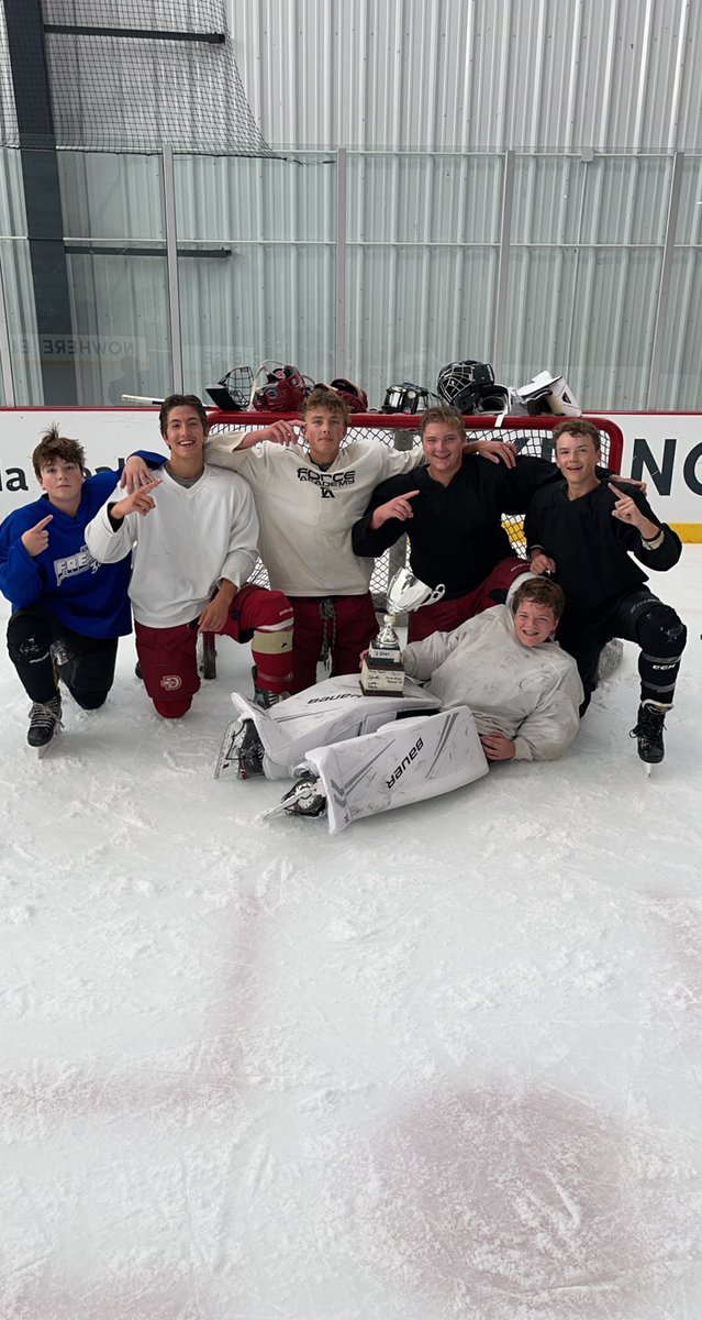 2DogsHockeyCamp's tweet photo. CHAMPIONS HAVE BEEN CROWNED!!

MVP: Hunter F

Max quote: “he was a cone in the net to start but now he’s going off!”

😂🤣

#2DogsCup https://t.co/oh1jcpnzZU