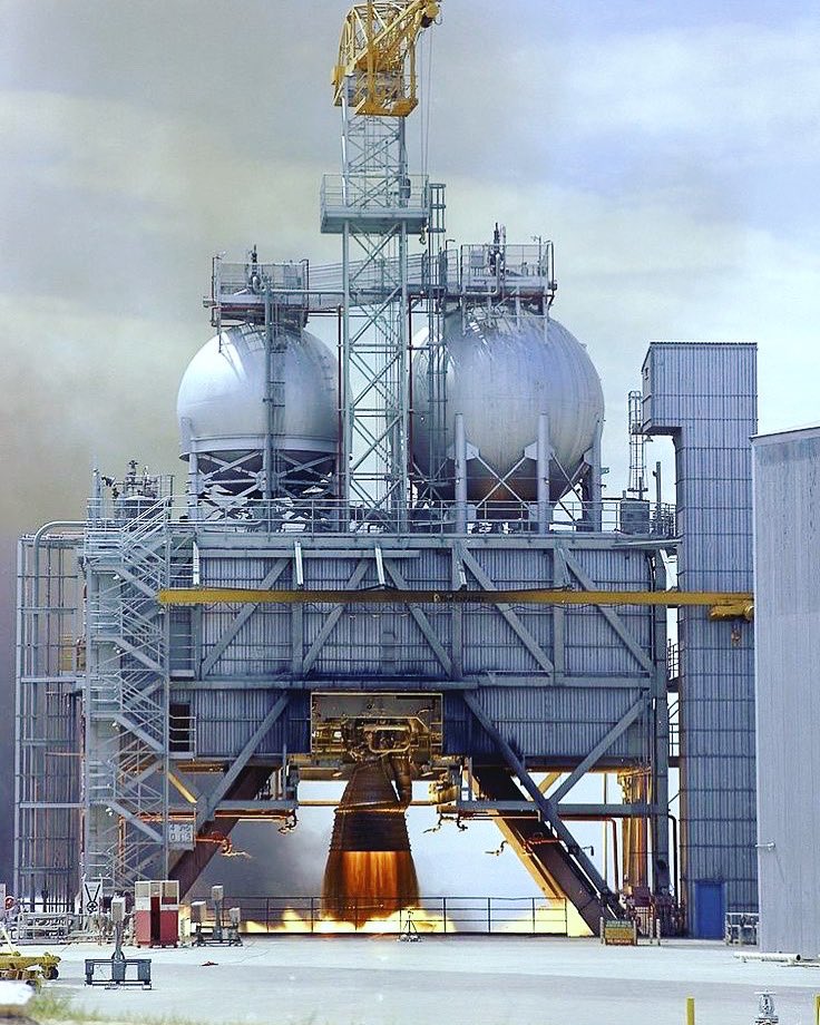 InspireEngring's tweet photo. Amazing view of one of many engine test beds at NASA. This one is shown testing a mighty F1 engine.
#rocket #rocketscience #enginetesting #nasa #nasahistory #avgeek #avgeeks #aerospace #design #moon #engineering #inspire #stem #stemeducation #steminfluencers #inspireengineering https://t.co/EeMbVA93qC